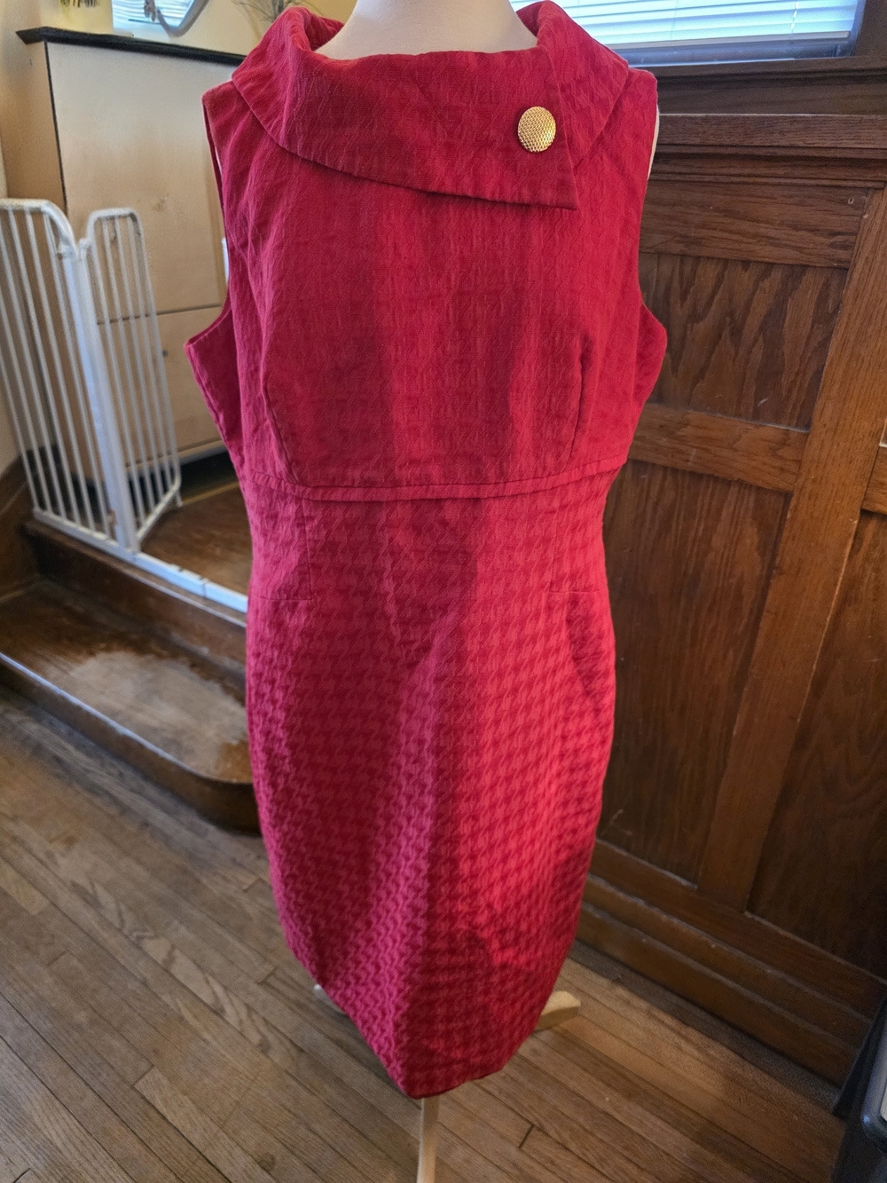 Sleeveless Fuchsia Midi Sheath Dress with Gold Accent